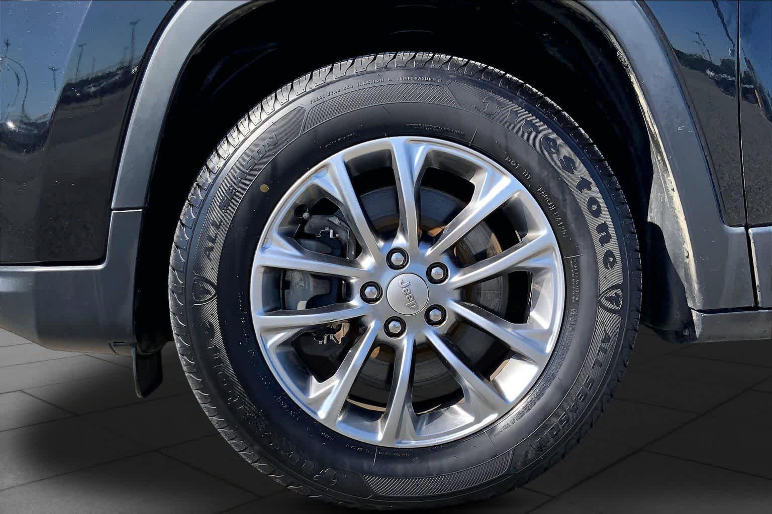 2020 Jeep Cherokee Latitude Plus Diamond Black Crystal Pearlcoat at Baytown Ford