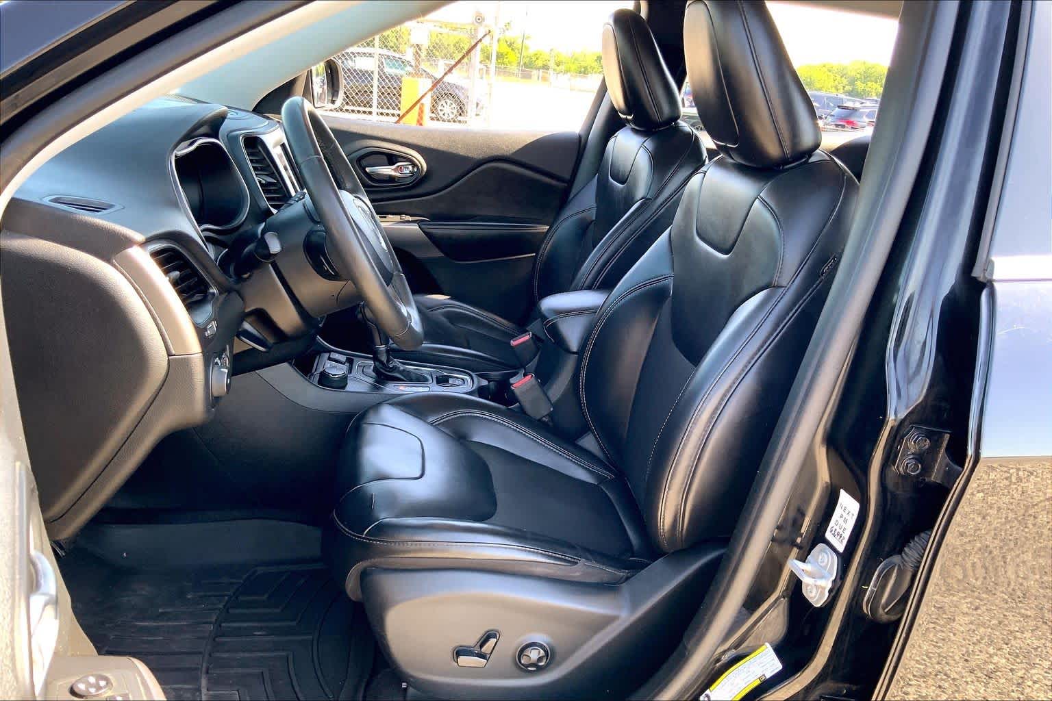 2020 Jeep Cherokee Latitude Plus Diamond Black Crystal Pearlcoat at Baytown Ford