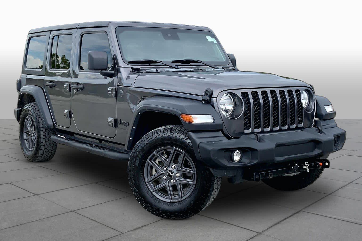 2024 Jeep Wrangler photo 3 of 36