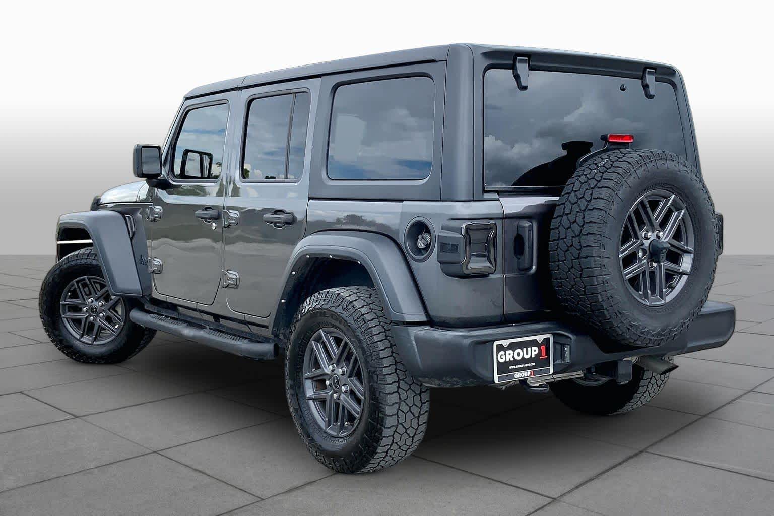 2024 Jeep Wrangler photo 12 of 36