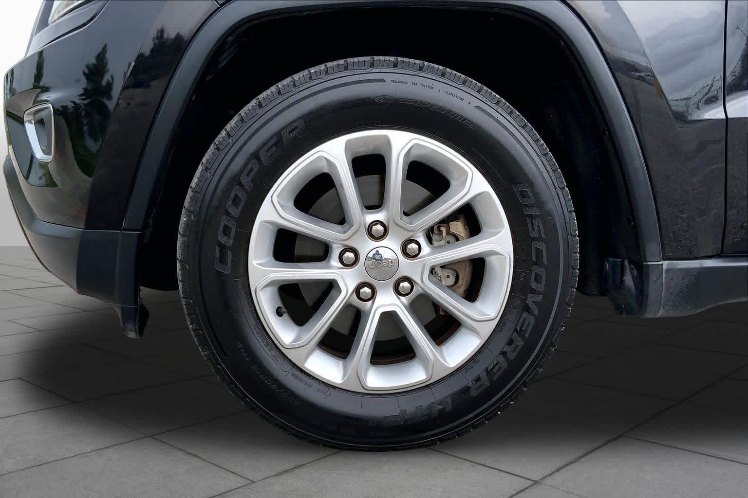 2015 Jeep Grand Cherokee Laredo Brilliant Black Crystal Pearlcoat at Sterling McCall Nissan