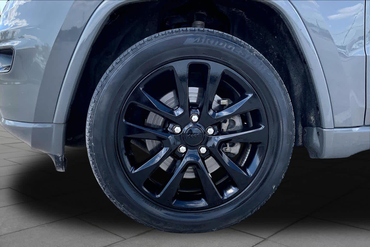 2022 Jeep Grand Cherokee WK Laredo X Sting-Gray Clearcoat at Beck & Masten Kia