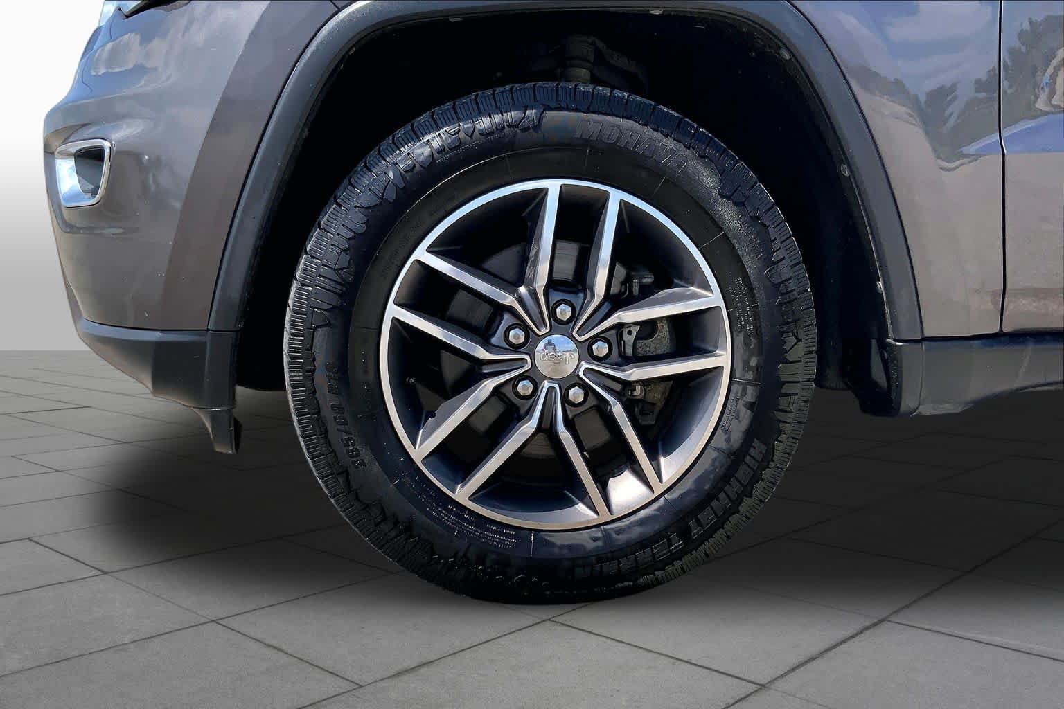 2017 Jeep Grand Cherokee Limited Granite Crystal Metallic Clearcoat at Group 1 GMC Buick South