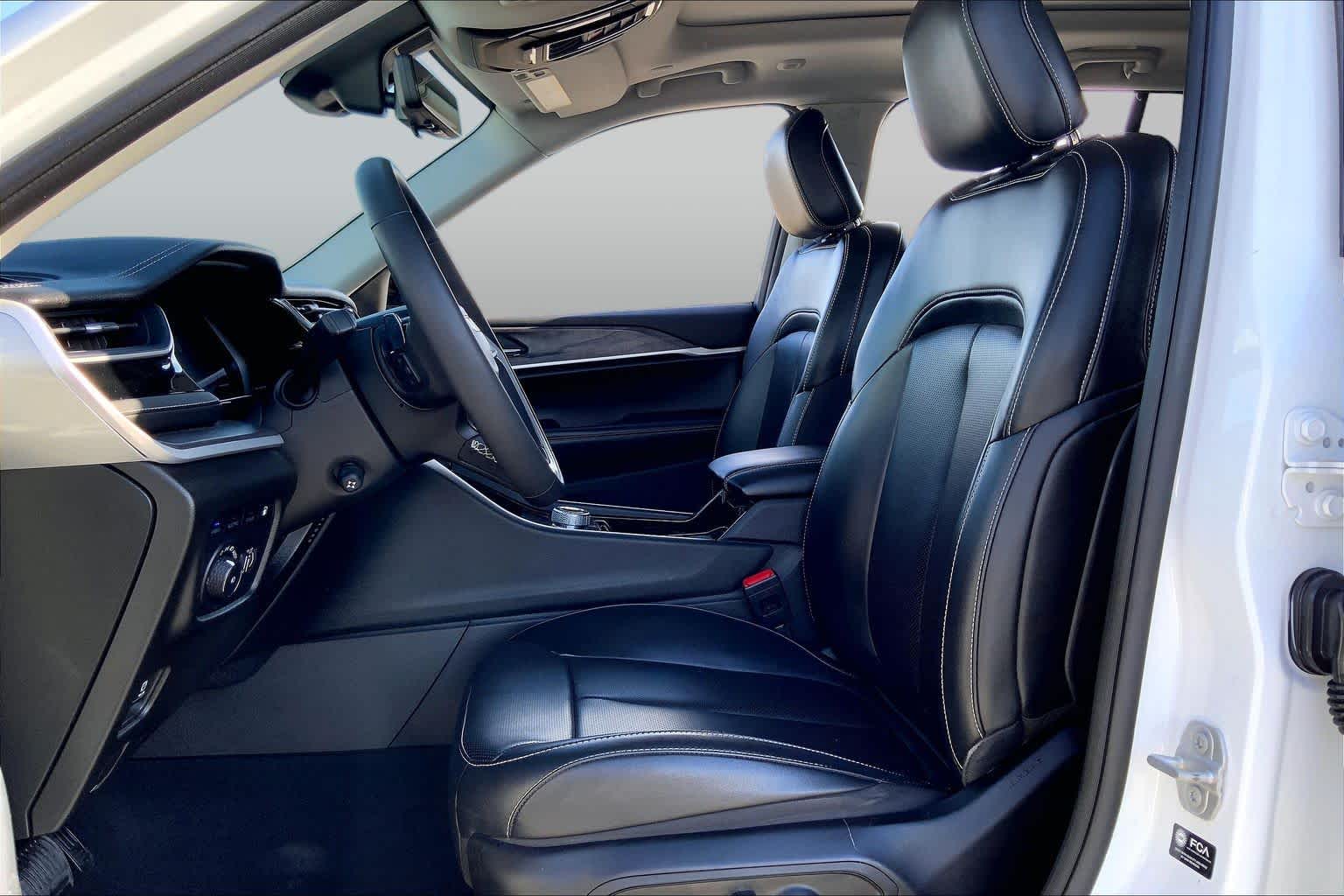 2023 Jeep Grand Cherokee 4xe photo 8 of 35