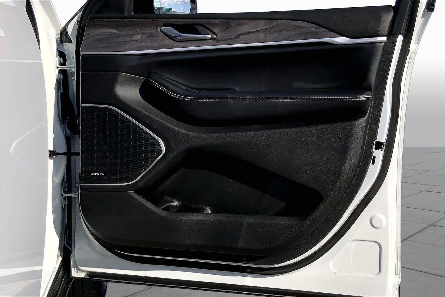 2023 Jeep Grand Cherokee 4xe photo 21 of 35