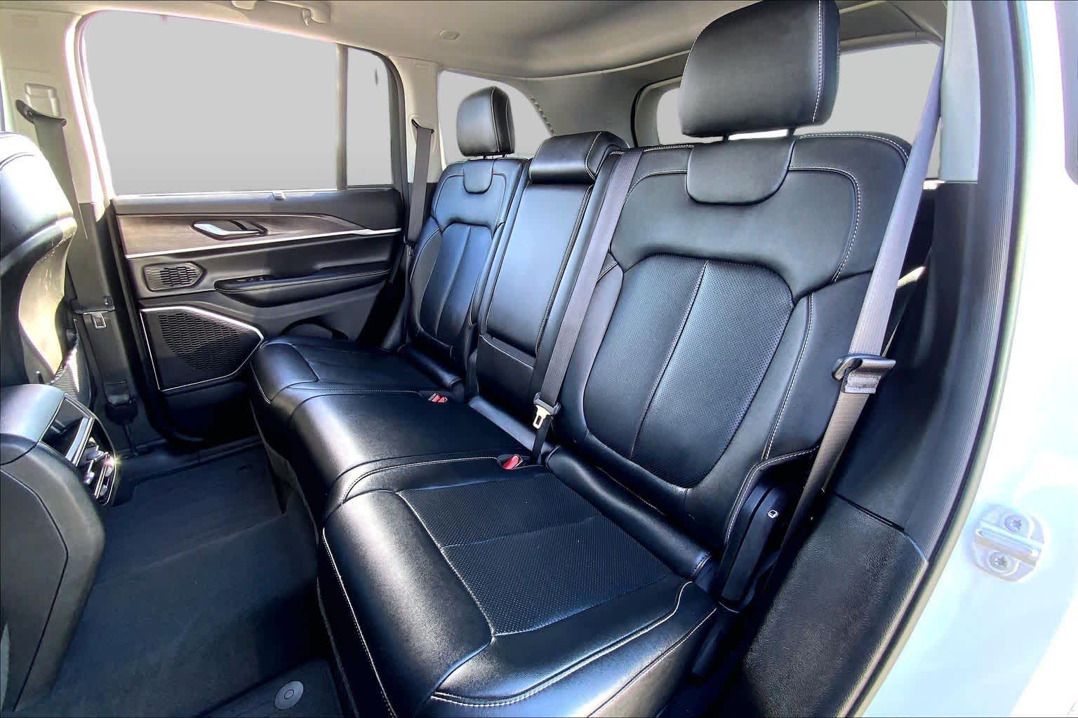2023 Jeep Grand Cherokee 4xe photo 19 of 35