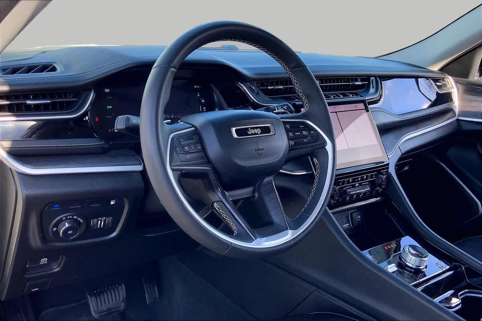 2023 Jeep Grand Cherokee 4xe photo 16 of 35