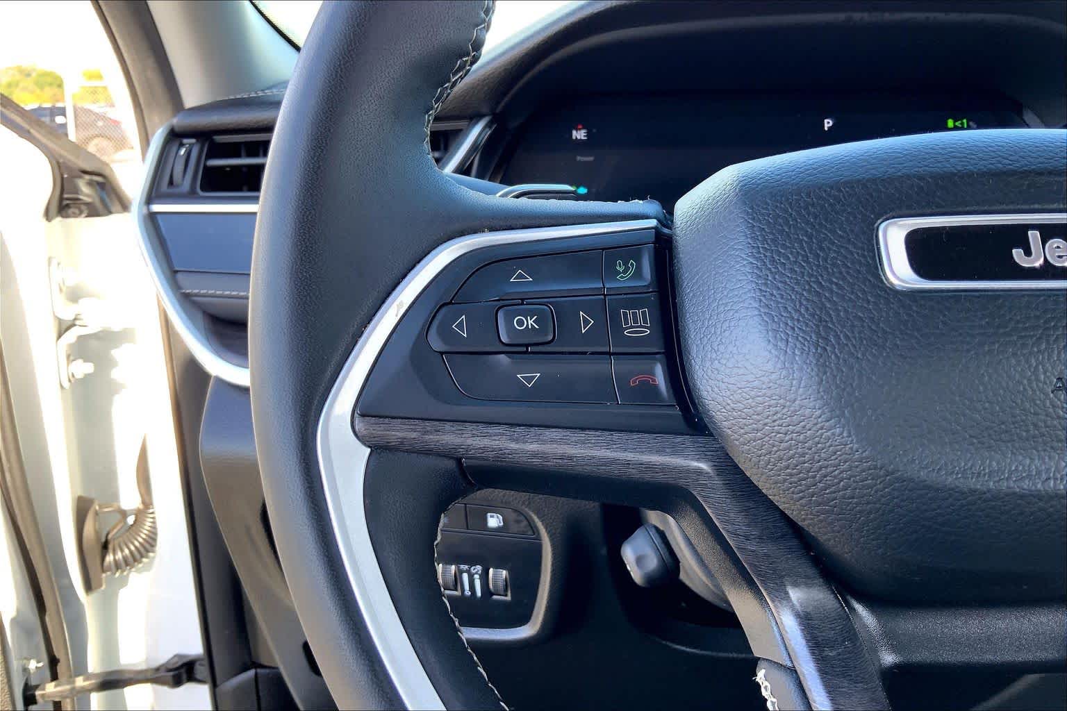 2023 Jeep Grand Cherokee 4xe photo 22 of 35