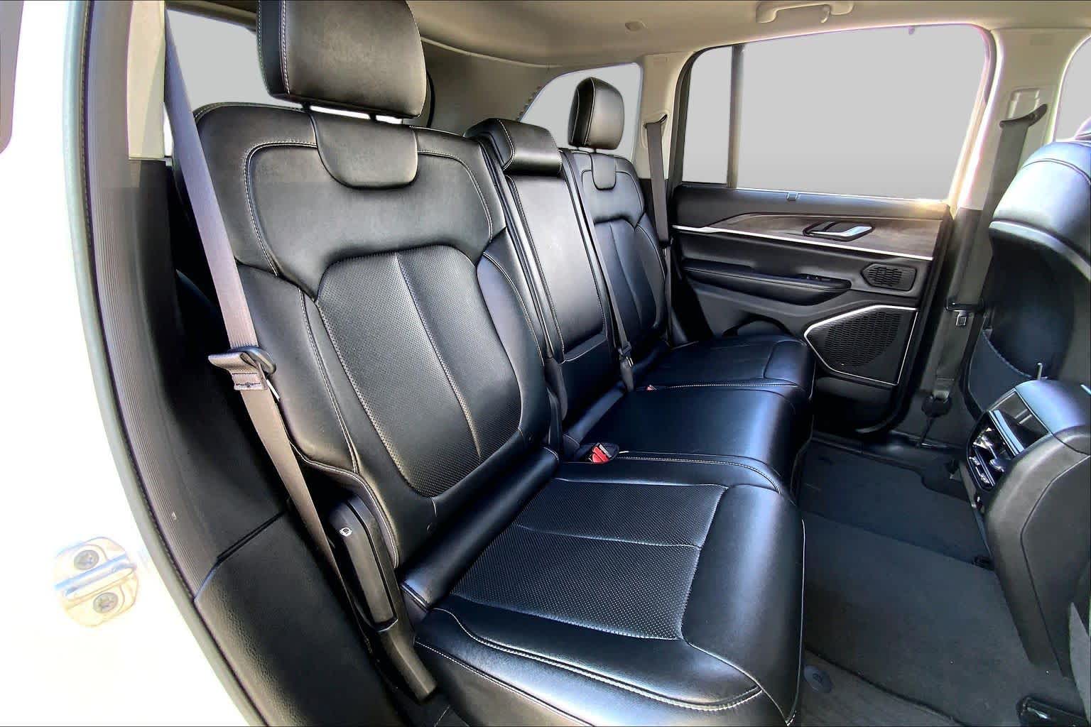 2023 Jeep Grand Cherokee 4xe photo 18 of 35