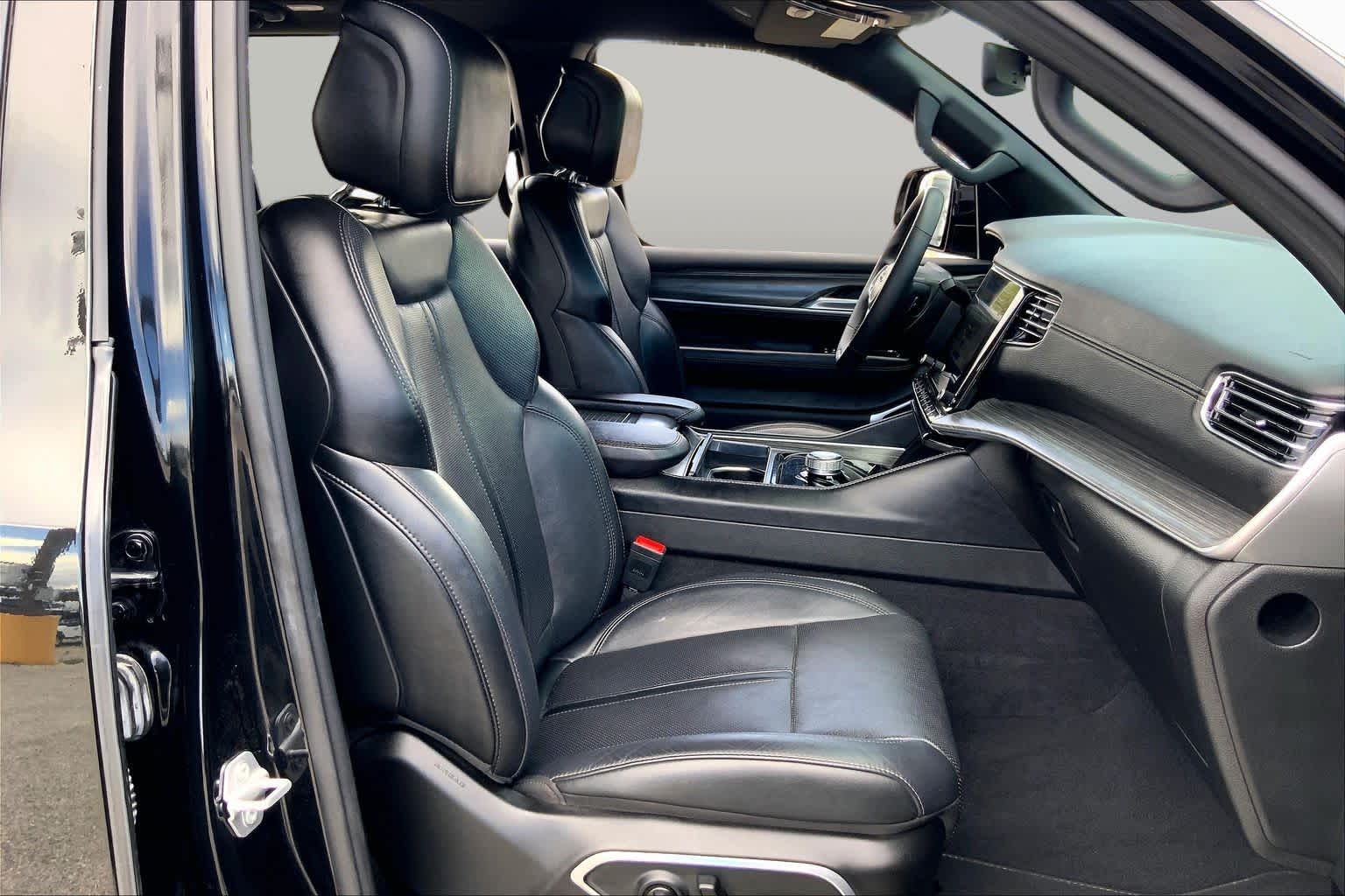 2024 Jeep Wagoneer Series II Diamond Black Crystal Pearlcoat at Friendly Ford Crosby