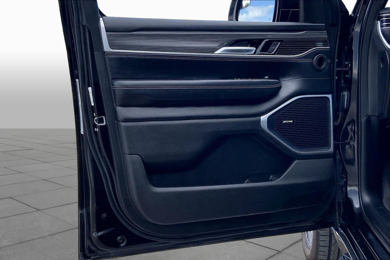 2024 Jeep Wagoneer Series II Diamond Black Crystal Pearlcoat at Friendly Ford Crosby