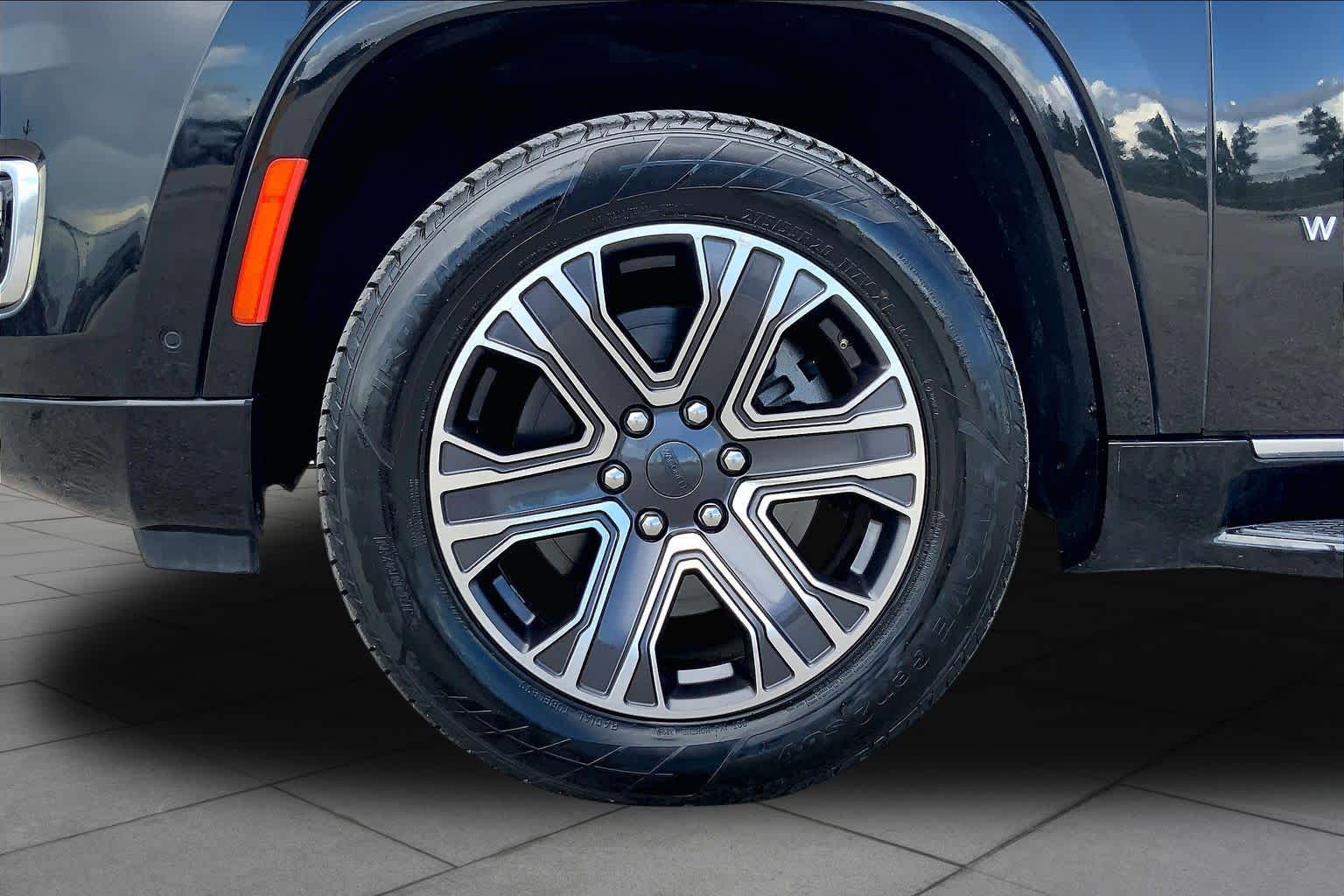 2024 Jeep Wagoneer Series II Diamond Black Crystal Pearlcoat at Friendly Ford Crosby
