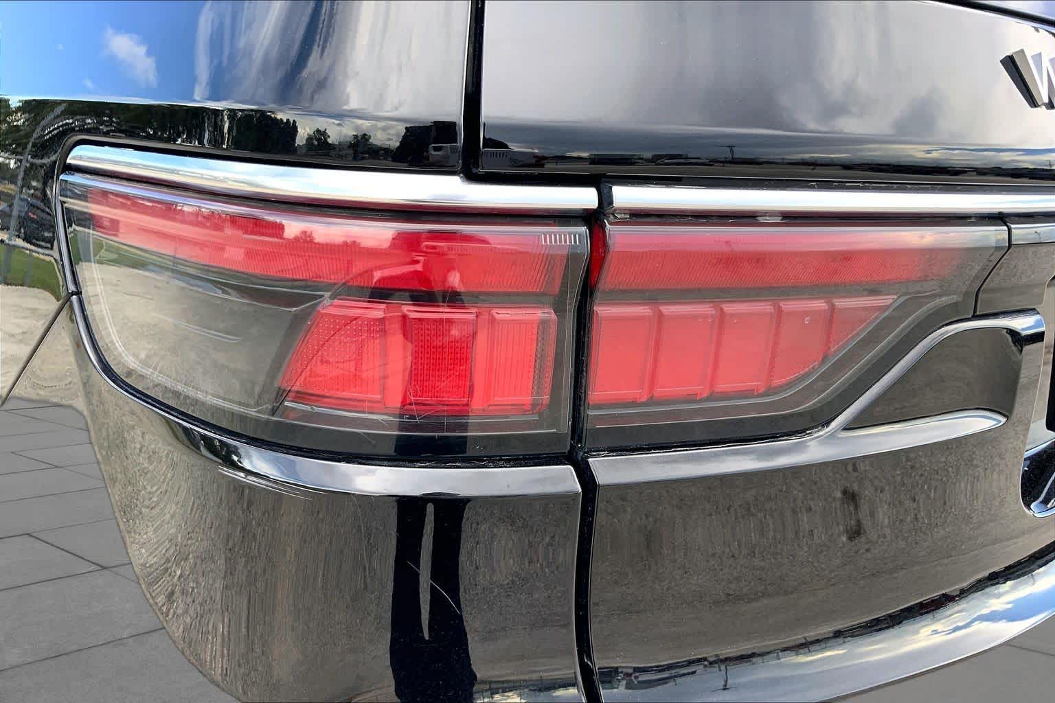 2024 Jeep Wagoneer Series II Diamond Black Crystal Pearlcoat at Friendly Ford Crosby