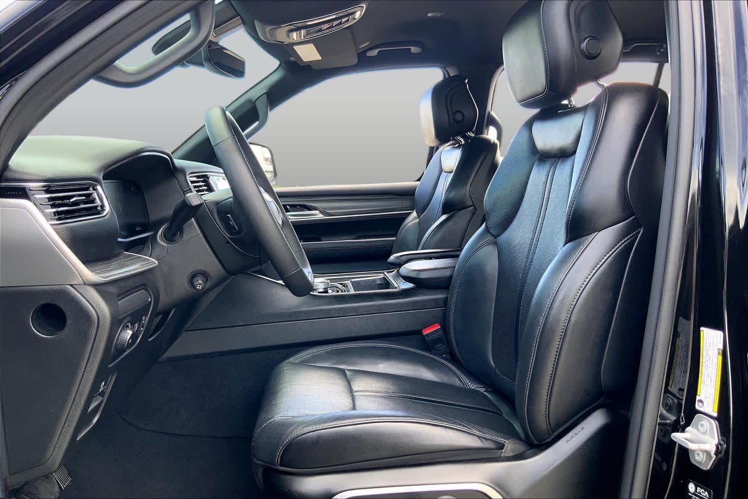 2024 Jeep Wagoneer Series II Diamond Black Crystal Pearlcoat at Friendly Ford Crosby