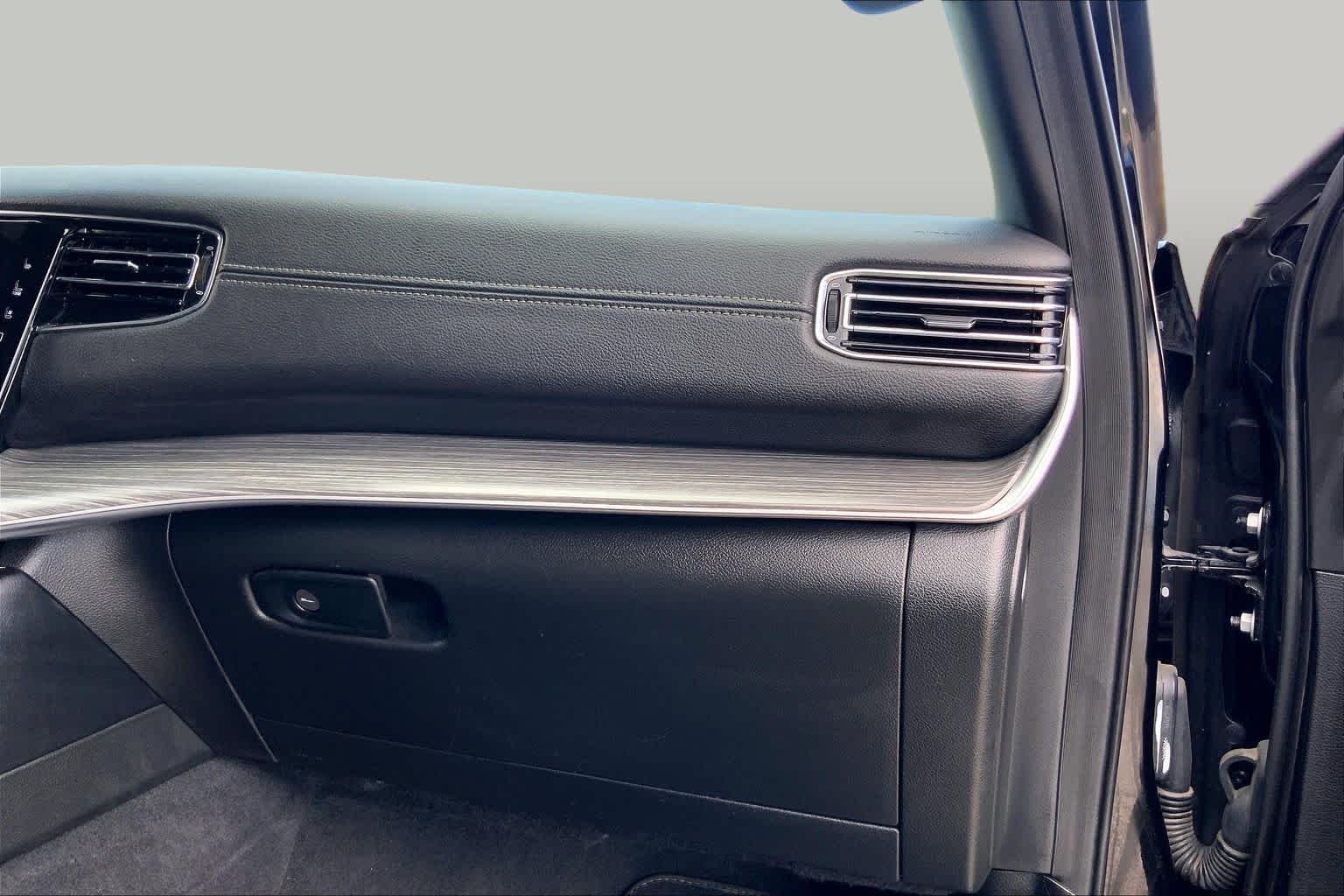 2024 Jeep Wagoneer Series II Diamond Black Crystal Pearlcoat at Friendly Ford Crosby