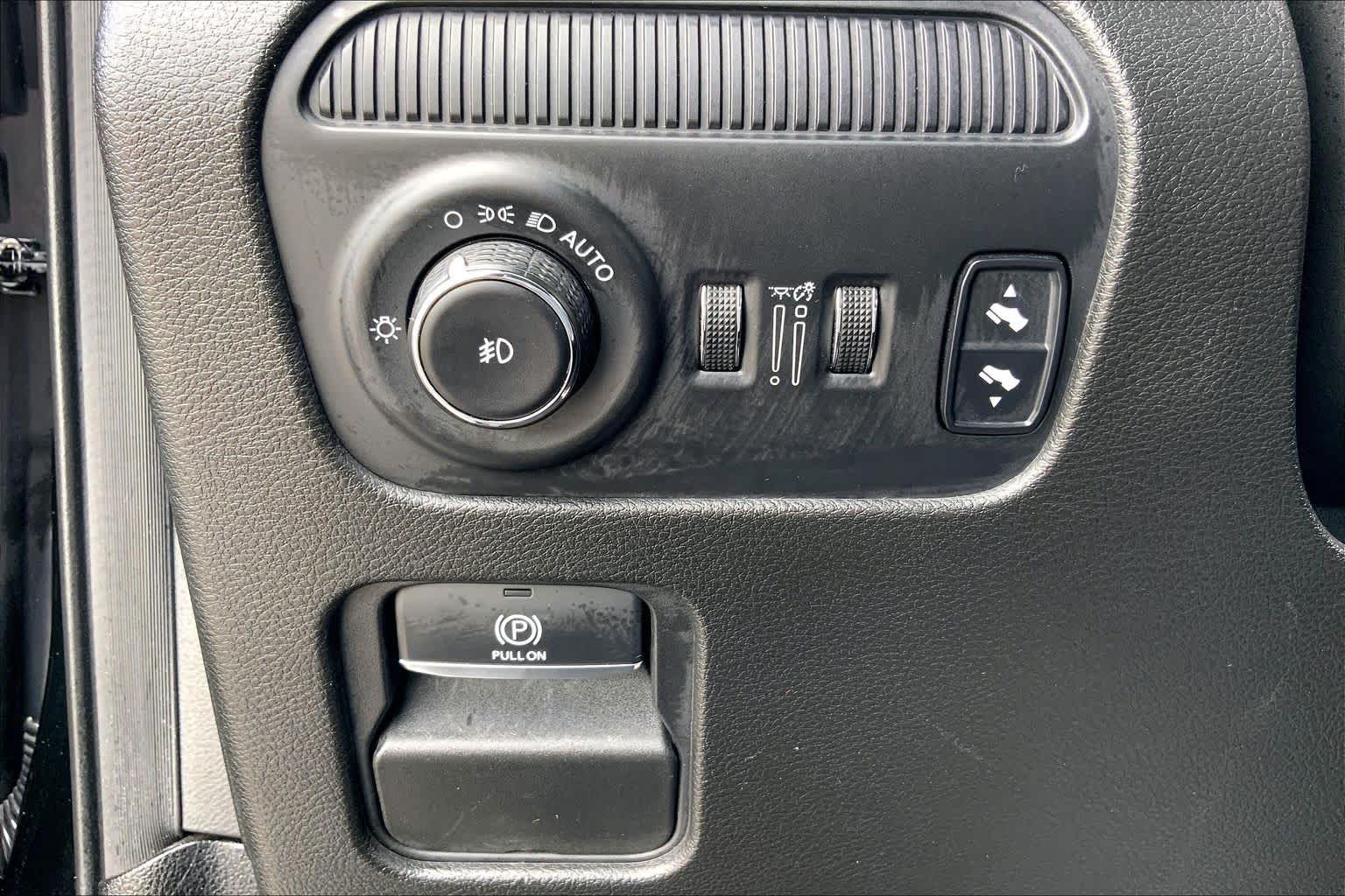 2024 Jeep Wagoneer Series II Diamond Black Crystal Pearlcoat at Friendly Ford Crosby