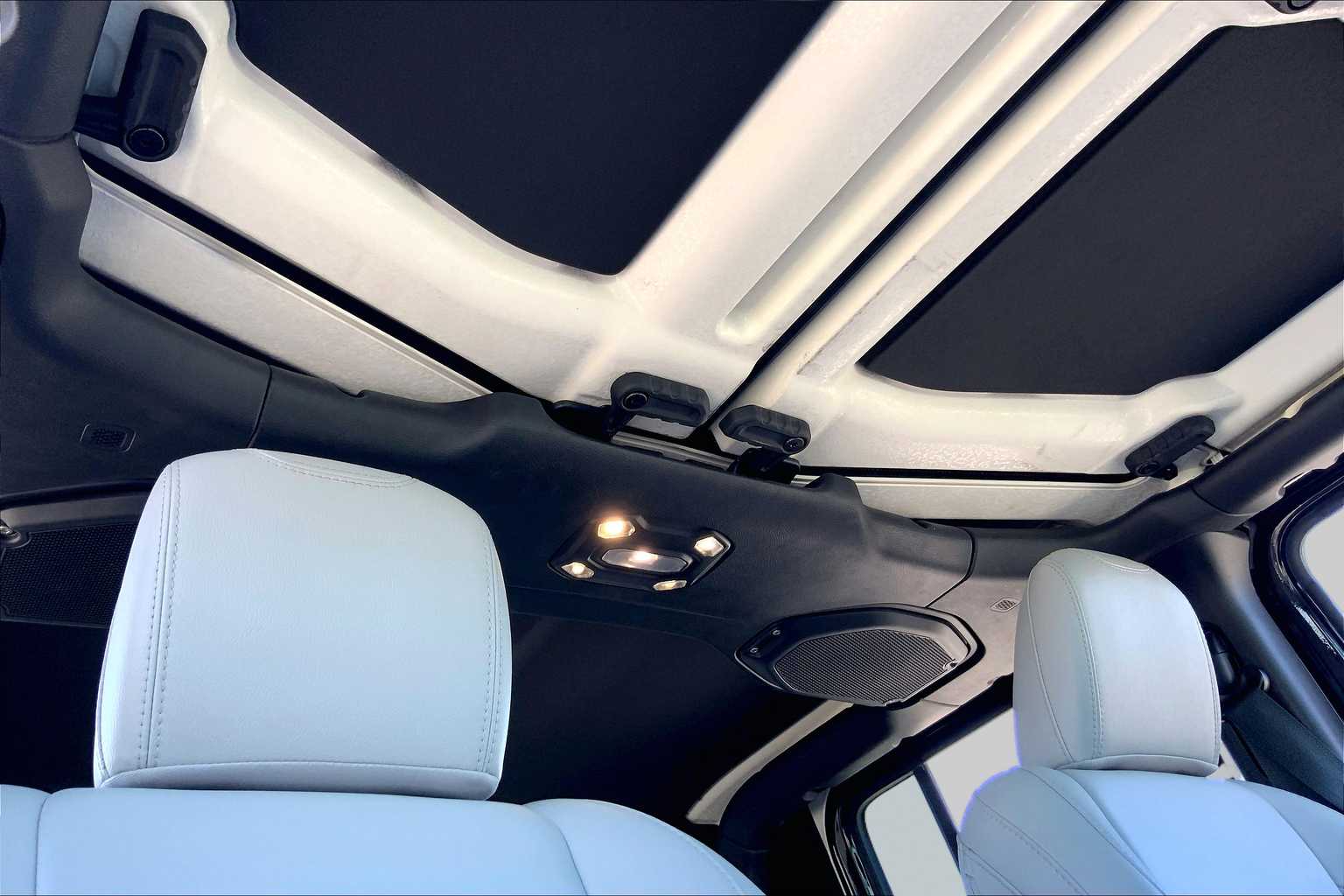 2022 Jeep Gladiator High Altitude Black Clear Coat at Honda of Clear Lake