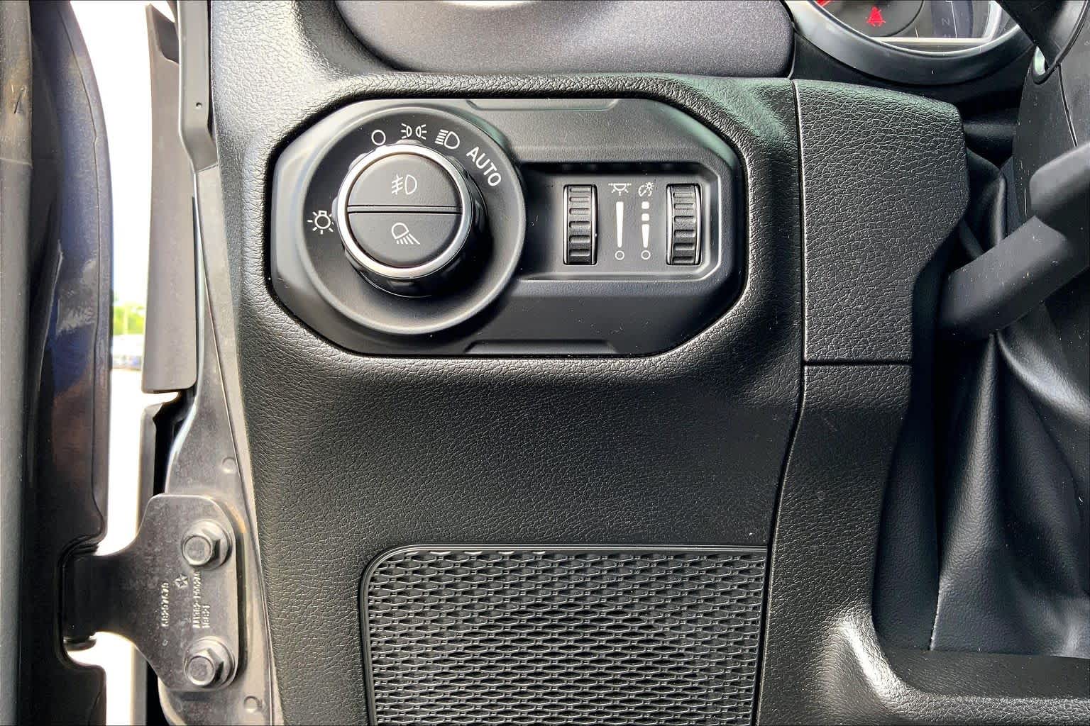 2022 Jeep Gladiator photo 33 of 36