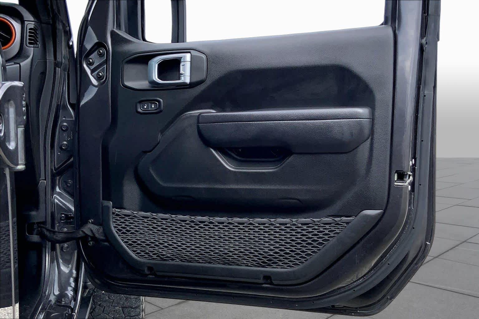 2022 Jeep Gladiator photo 22 of 36