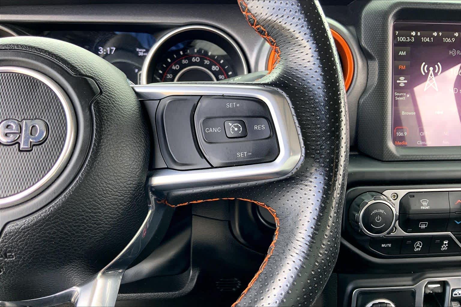 2022 Jeep Gladiator photo 24 of 36
