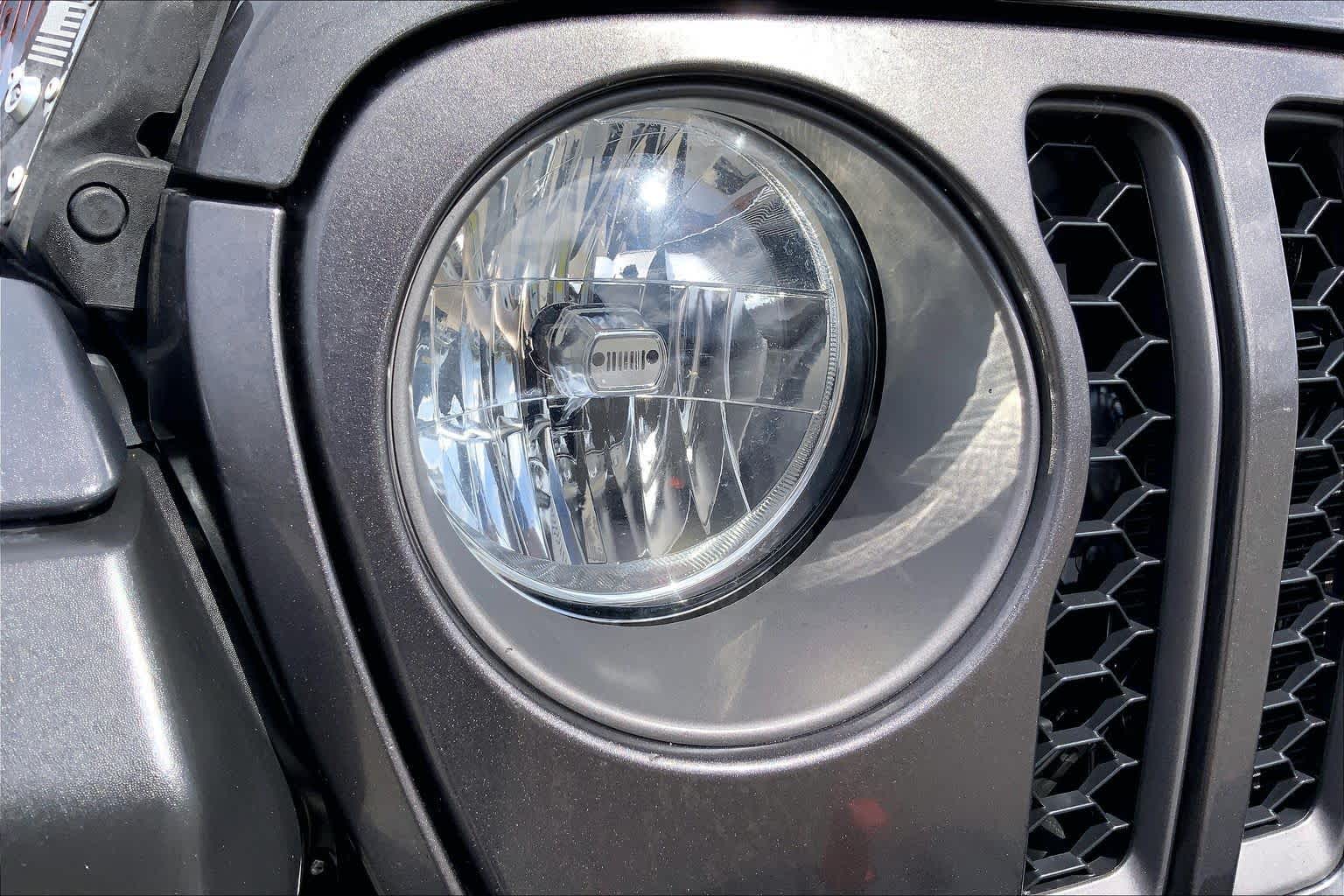 2022 Jeep Gladiator photo 27 of 36