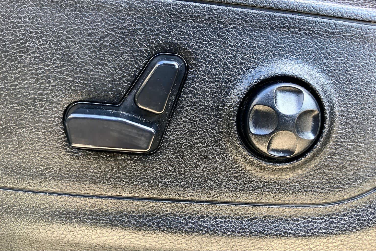 2019 Ram All-New 1500 Big Horn/Lone Star Diamond Black Crystal Pearlcoat at Beck & Masten Kia