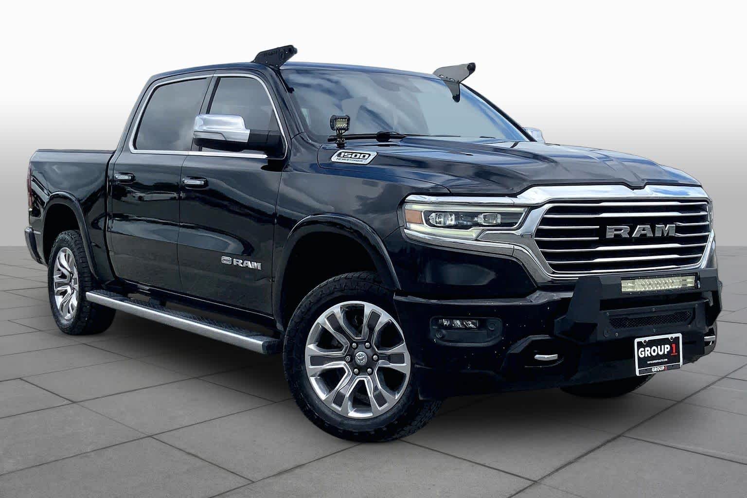 2022 Ram 1500 photo 3 of 36