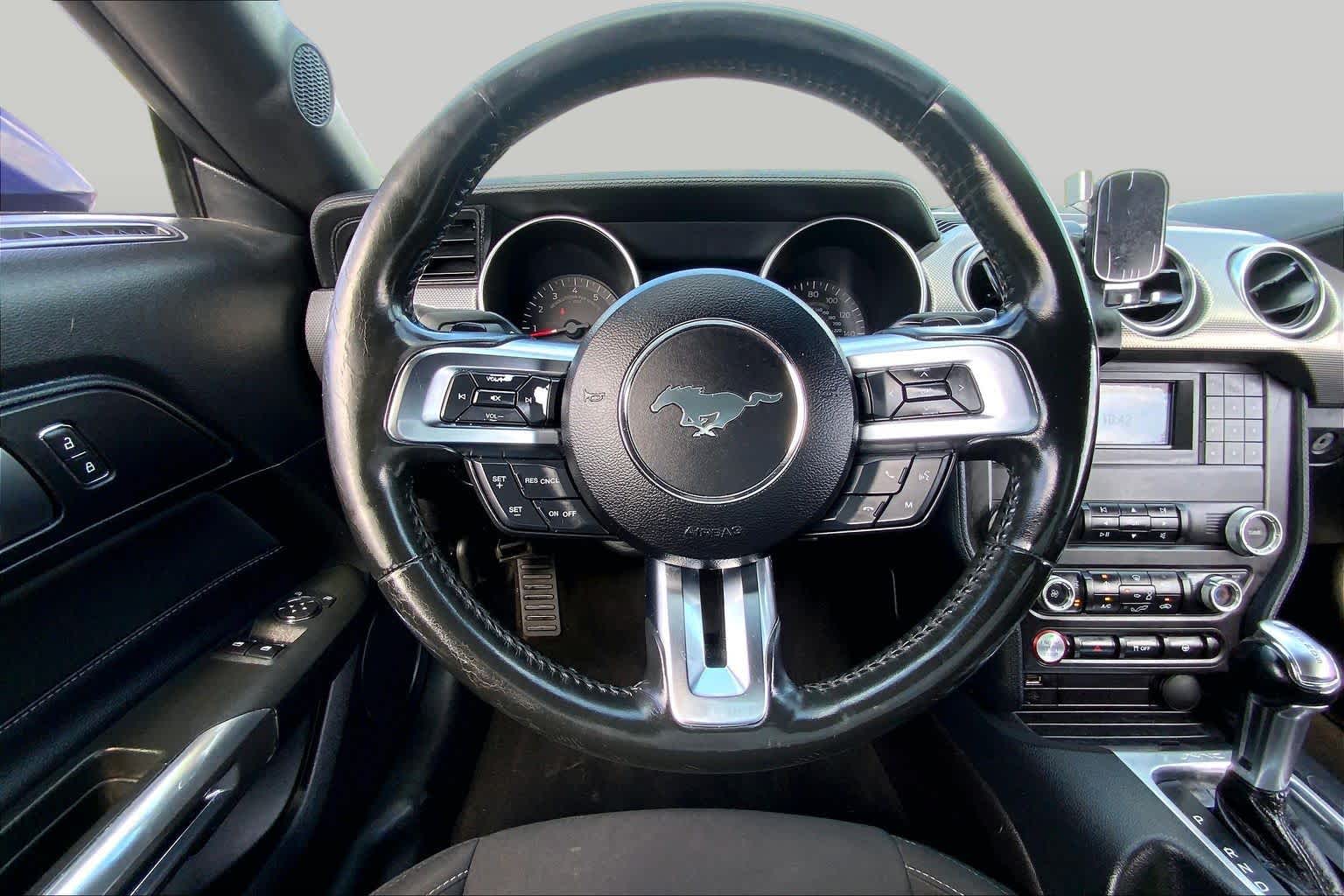 2019 Ford Mustang photo 6 of 36