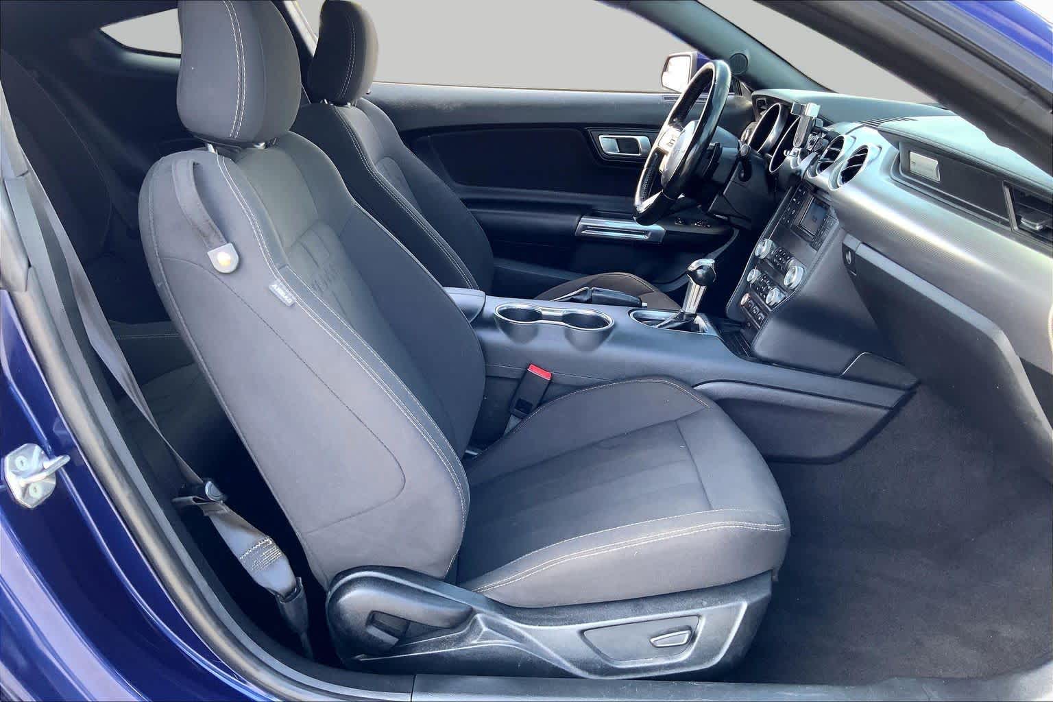 2019 Ford Mustang photo 9 of 36