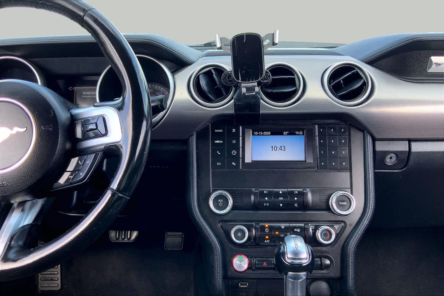 2019 Ford Mustang photo 7 of 36