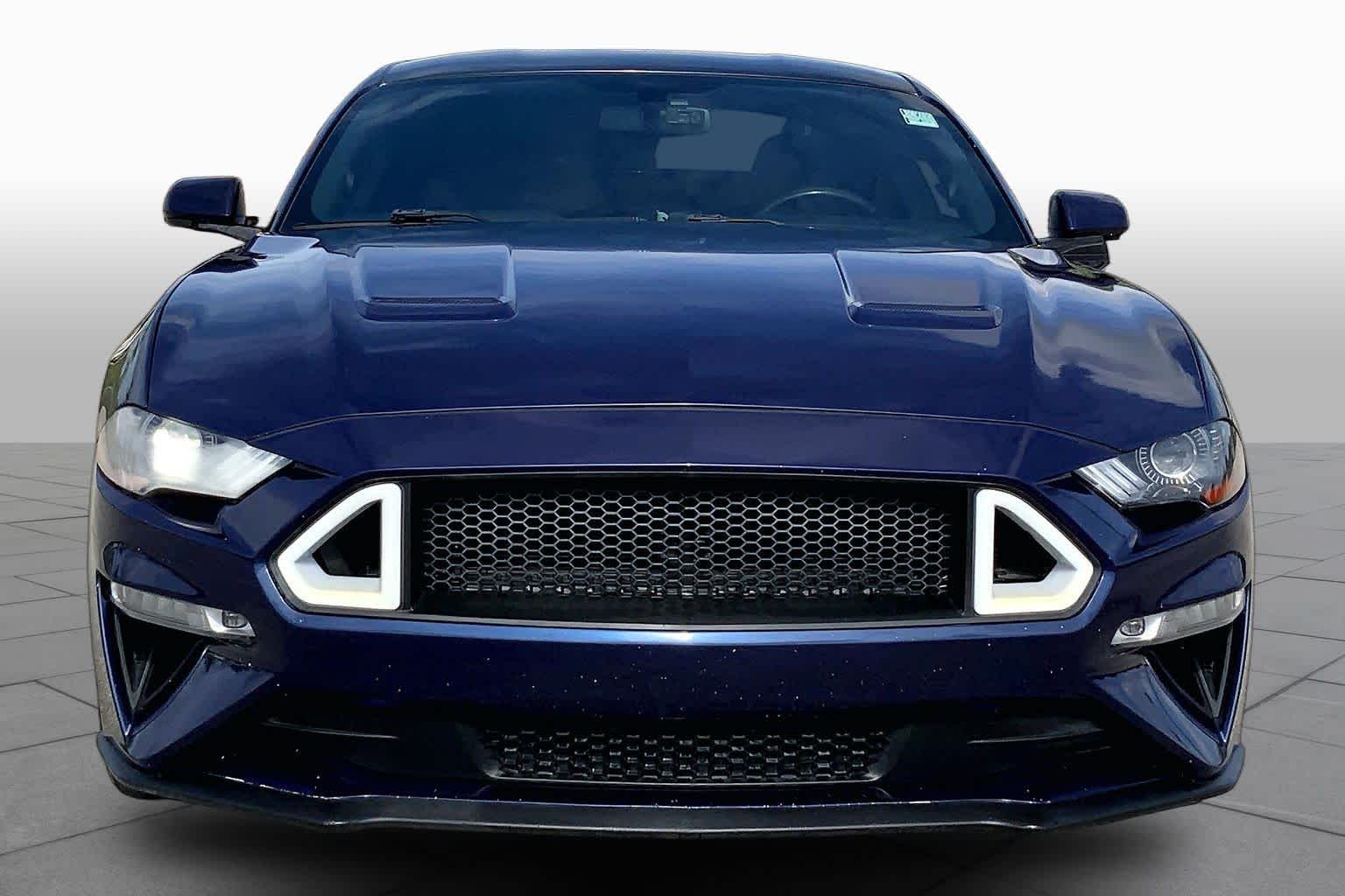 2019 Ford Mustang photo 4 of 36