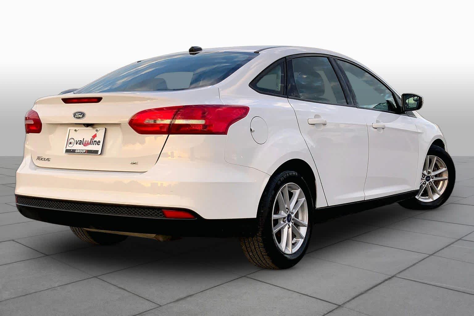 2017 Ford Focus photo 13 of 36