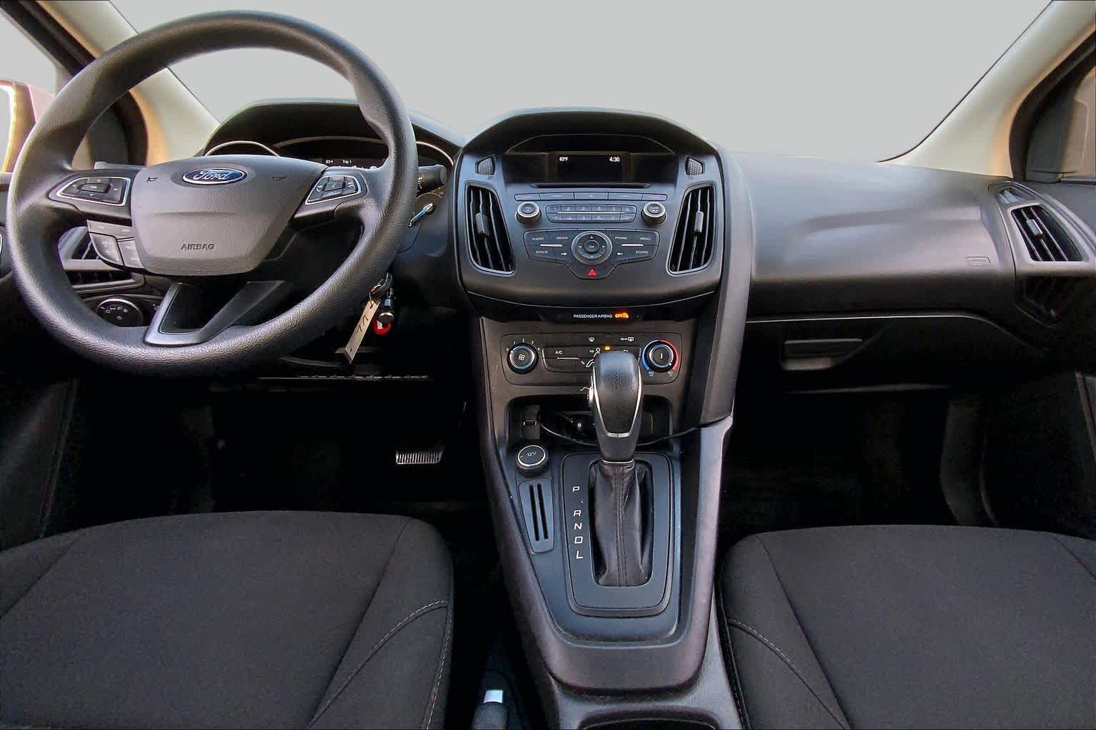 2017 Ford Focus photo 15 of 36