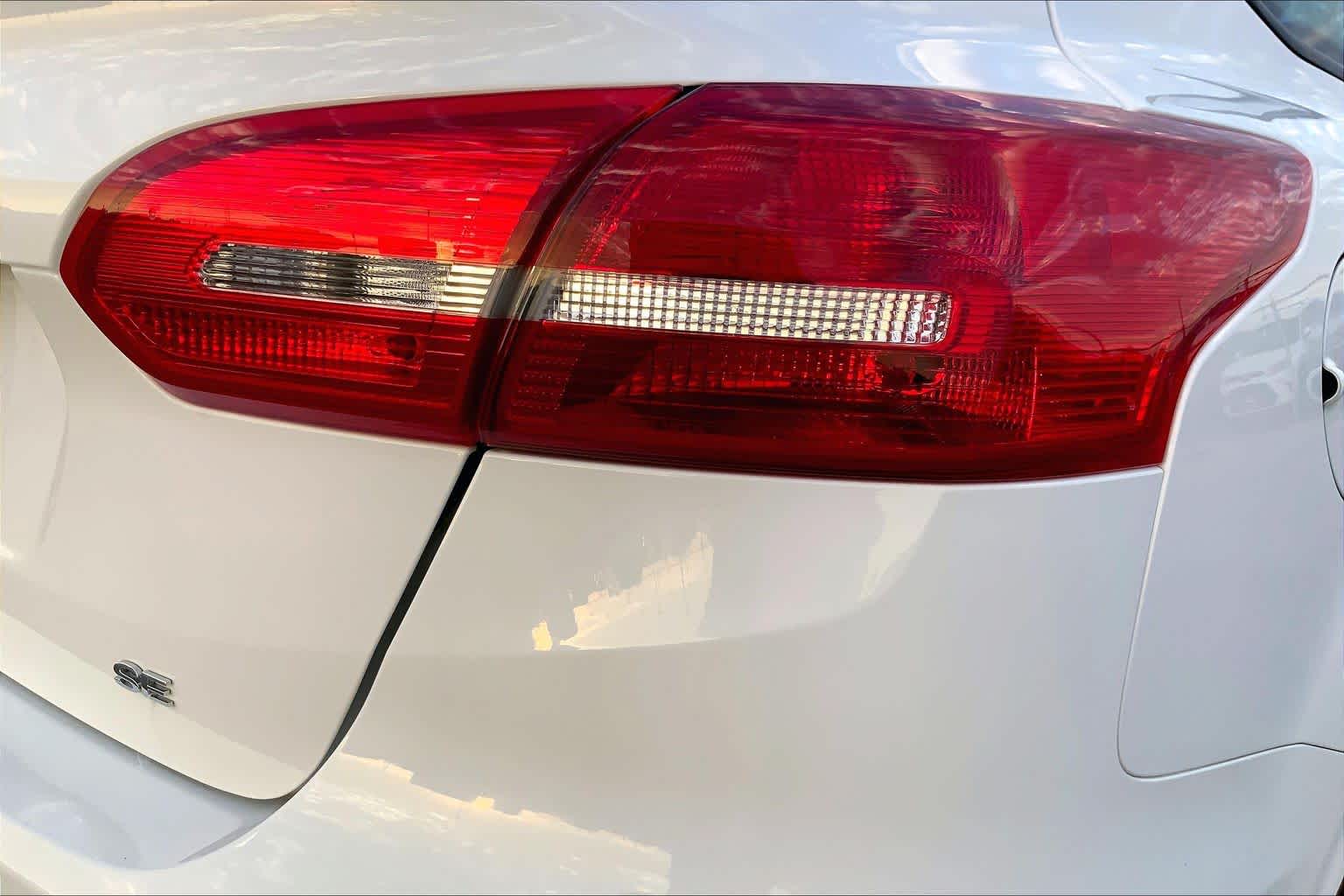 2017 Ford Focus photo 10 of 36