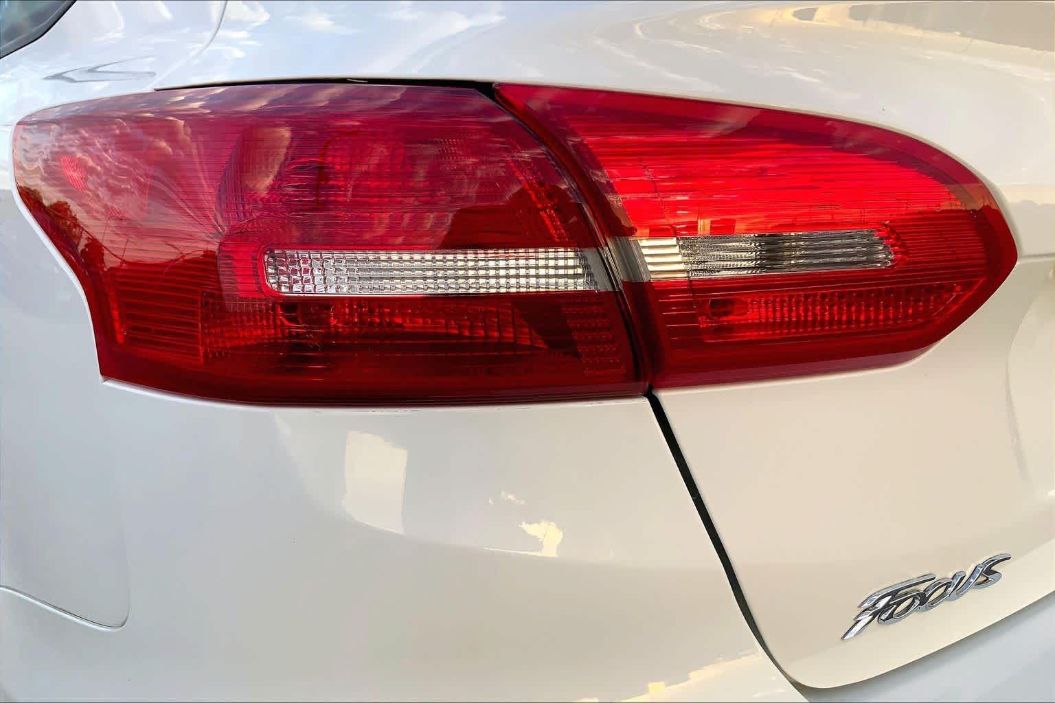 2017 Ford Focus photo 28 of 36