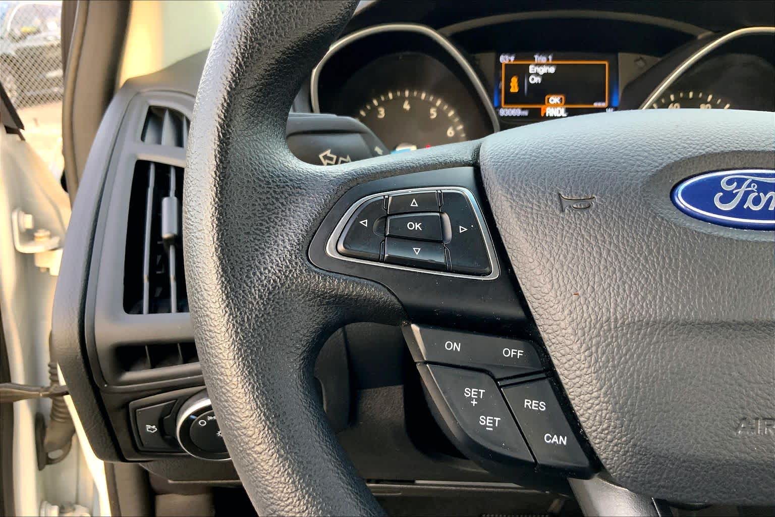 2017 Ford Focus photo 23 of 36