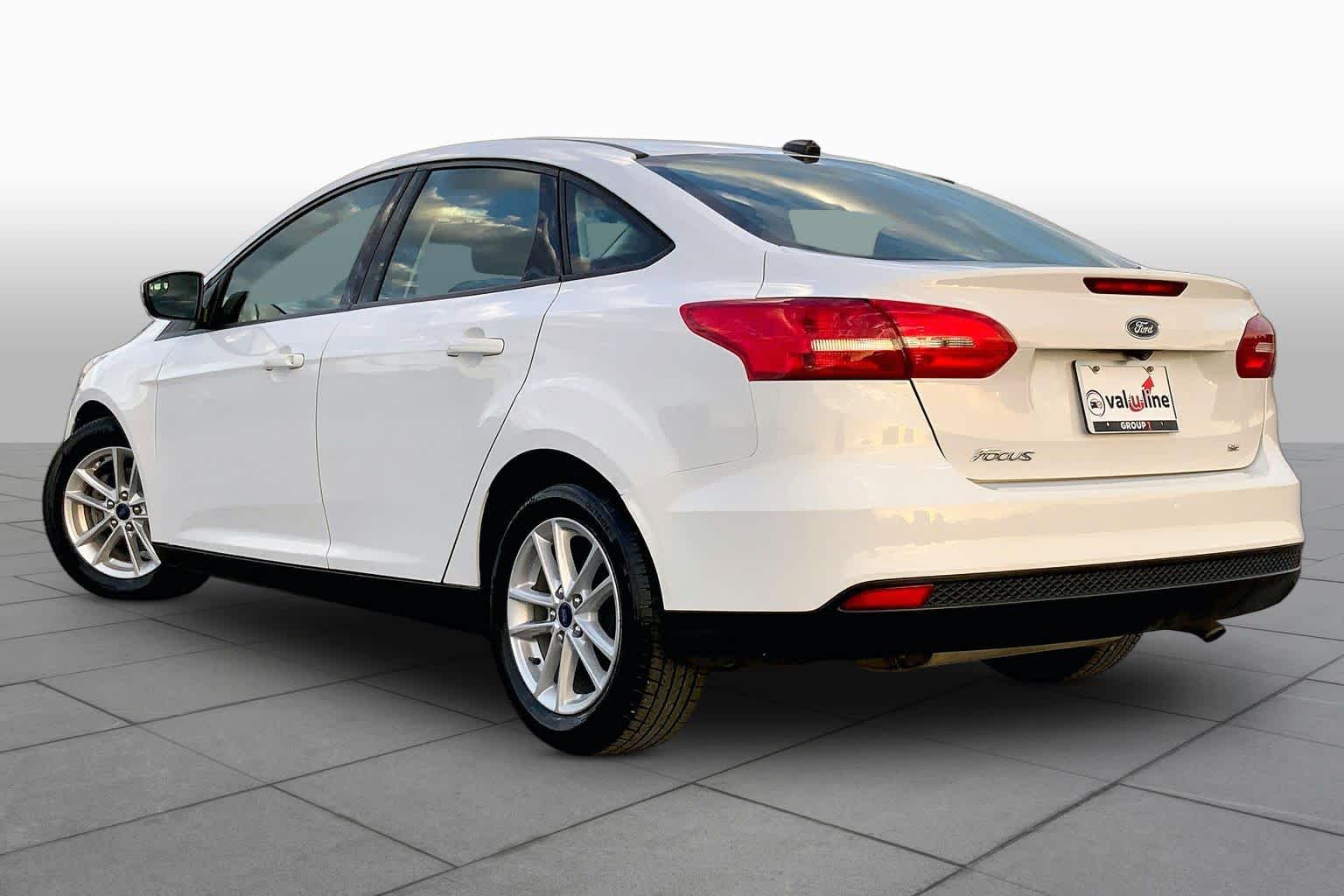 2017 Ford Focus photo 12 of 36