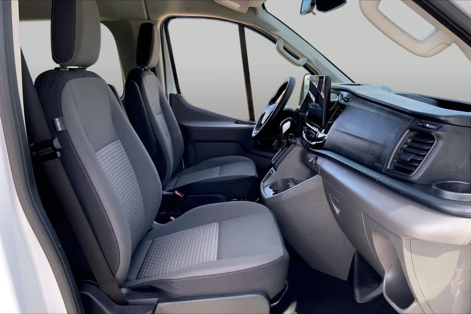 2025 Ford Transit Passenger Wagon photo 9 of 34