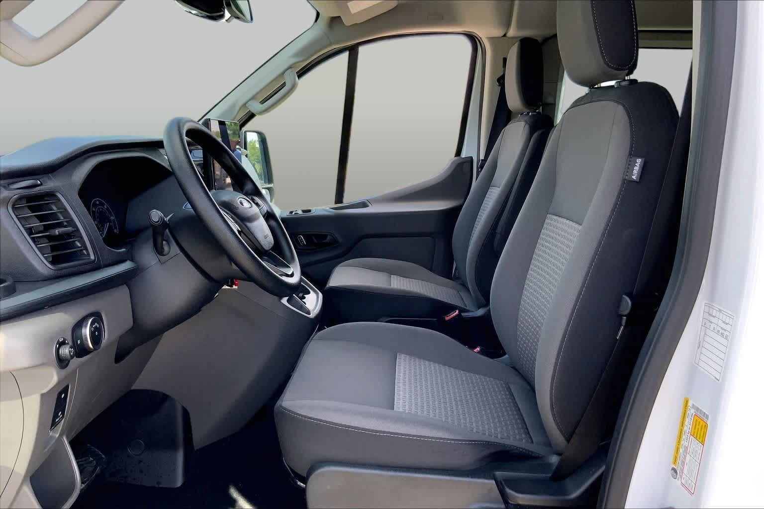2025 Ford Transit Passenger Wagon photo 8 of 34