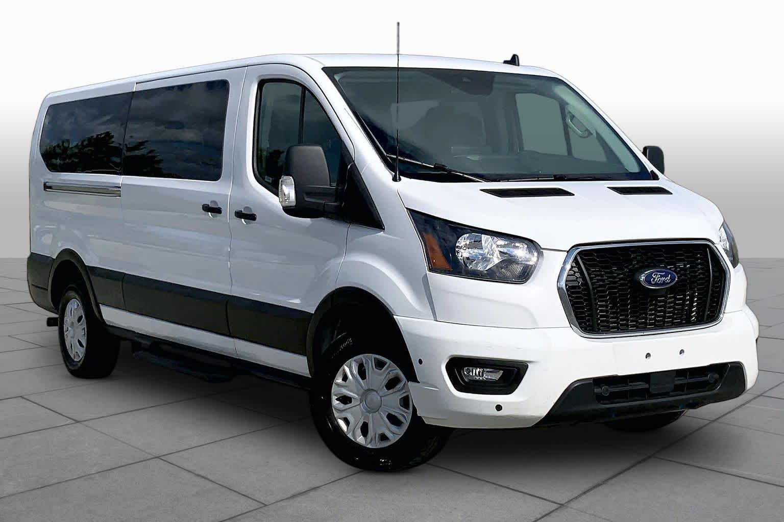 2025 Ford Transit Passenger Wagon photo 3 of 34