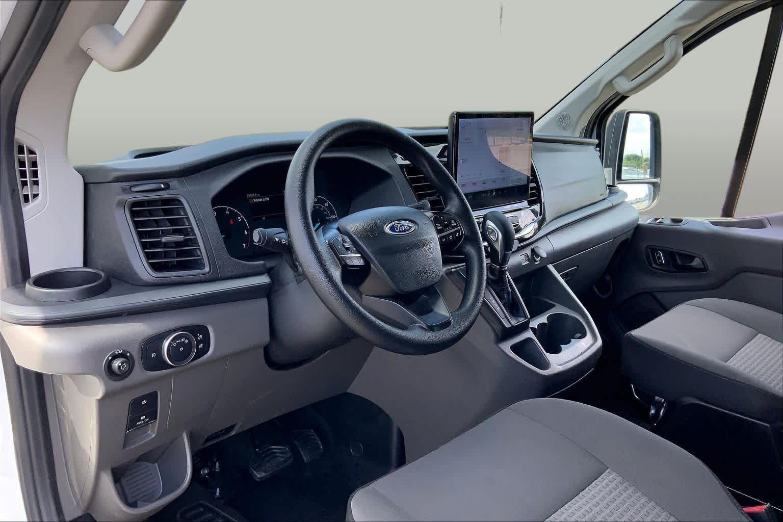2025 Ford Transit Passenger Wagon photo 17 of 34