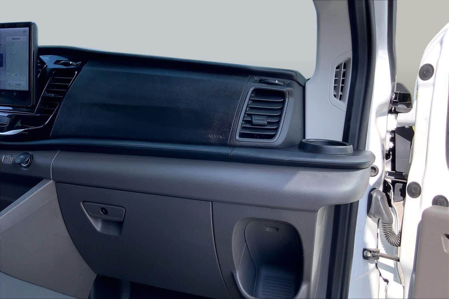 2025 Ford Transit Passenger Wagon photo 18 of 34
