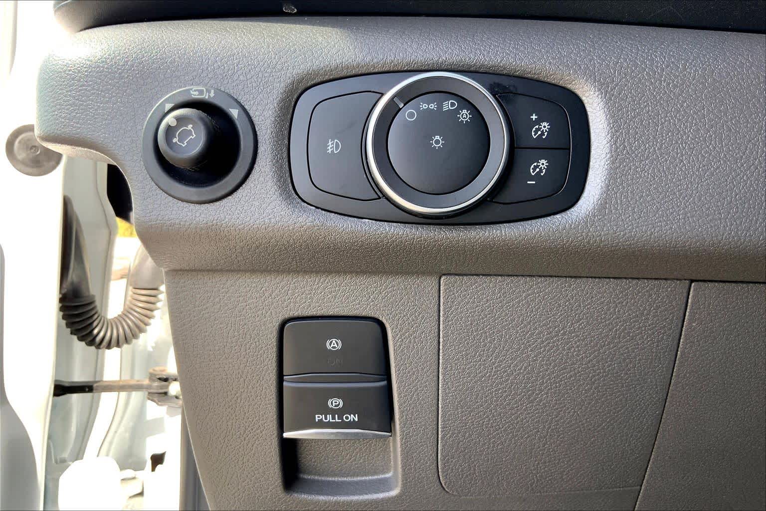 2025 Ford Transit Passenger Wagon photo 31 of 34