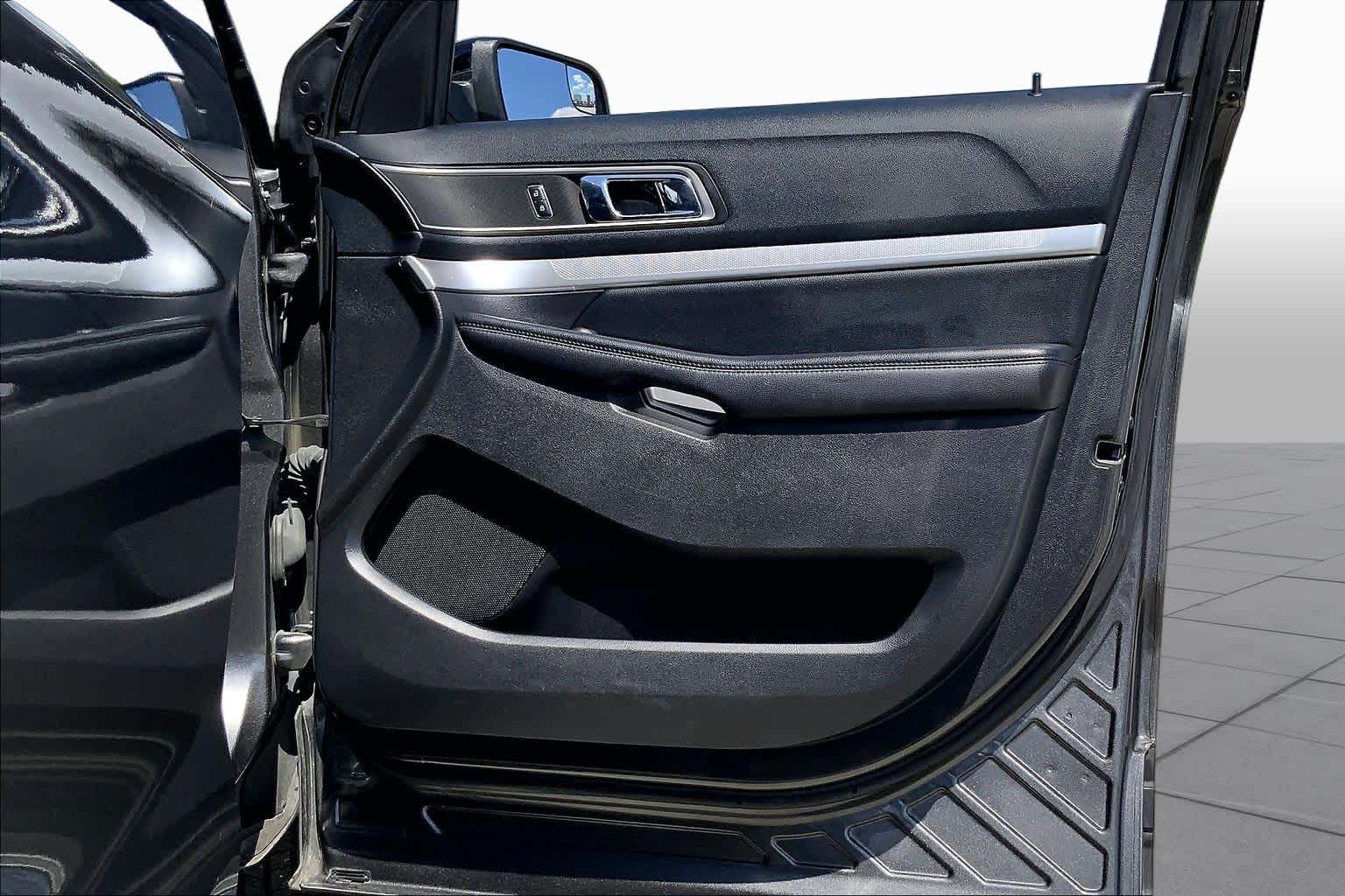 2016 Ford Explorer XLT Magnetic at Honda of Clear Lake