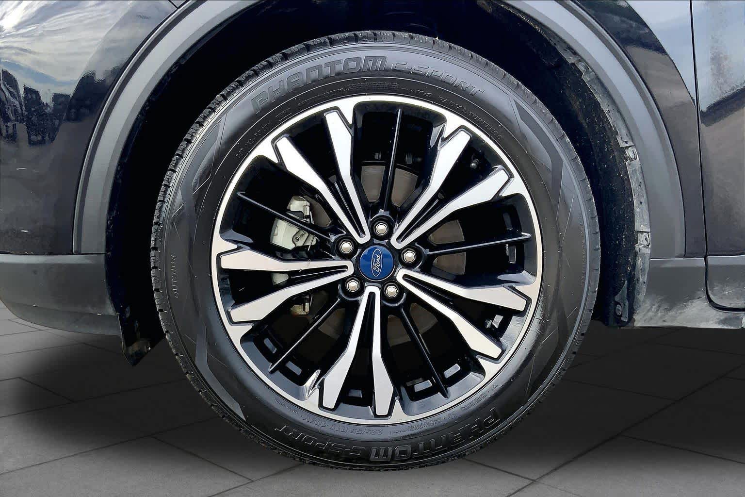 2021 Ford Escape photo 11 of 36
