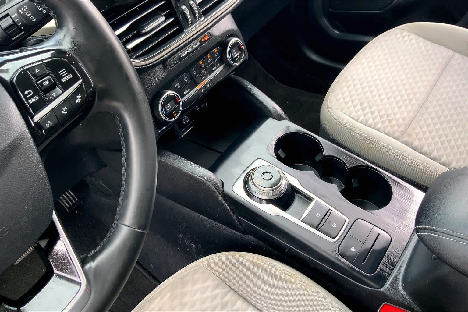 2021 Ford Escape photo 16 of 36