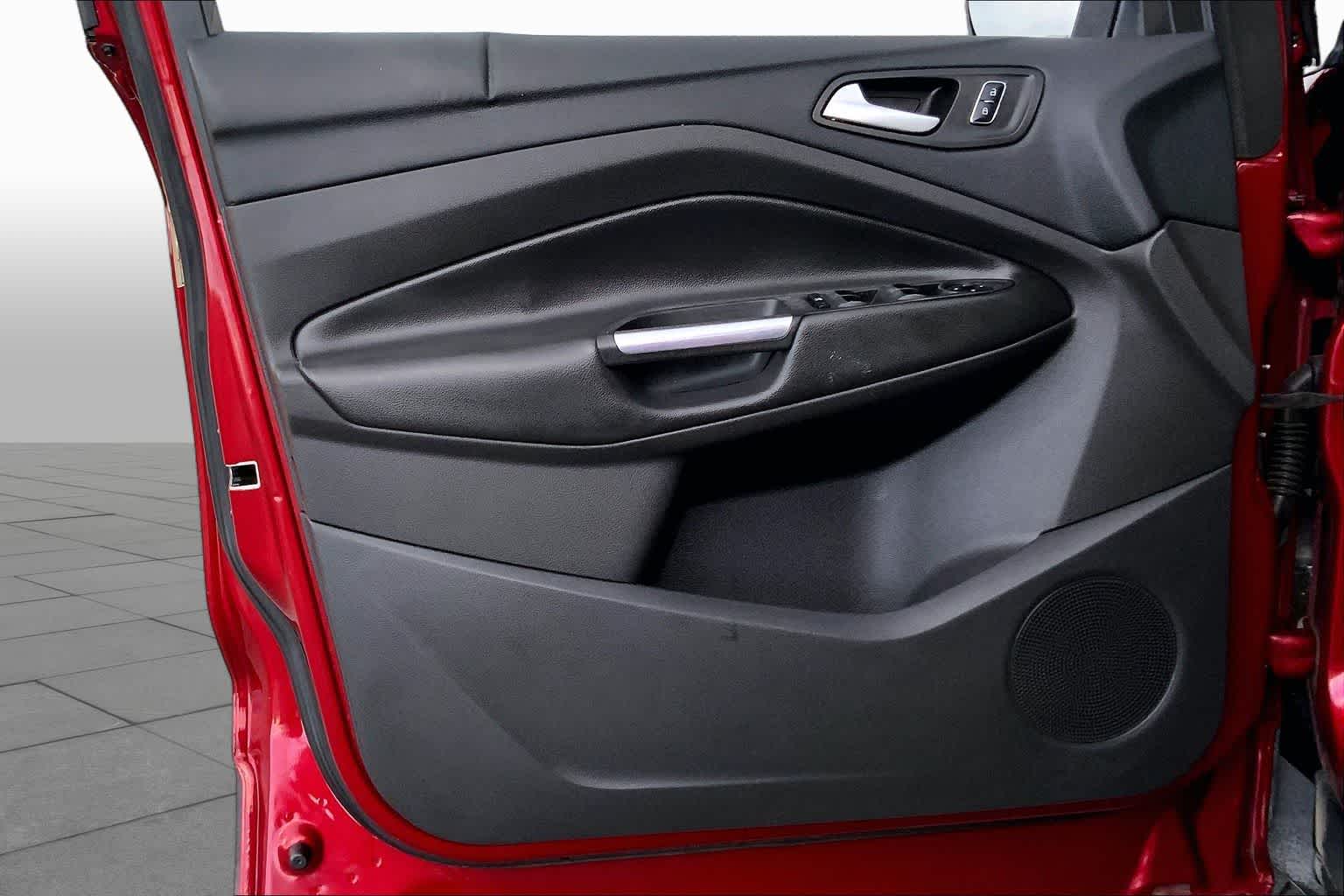 2016 Ford Escape SE Ruby Red Metallic Tinted Clearcoat at AutoNation USA Katy