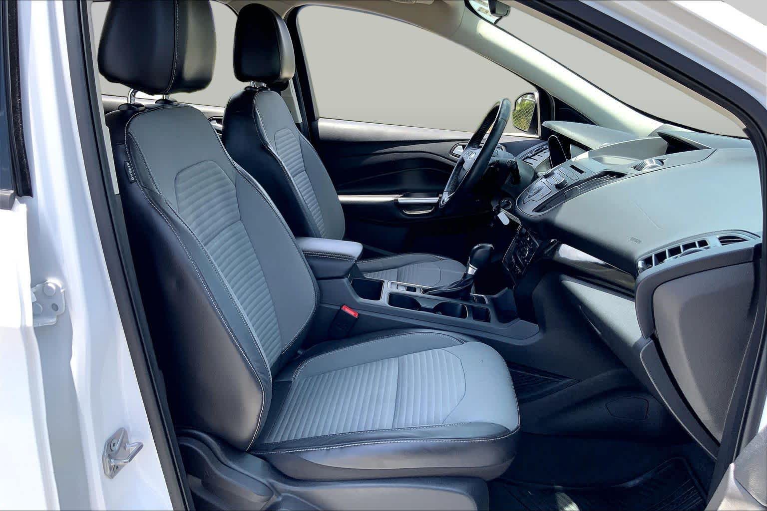 2017 Ford Escape SE Oxford White at Tomball Ford