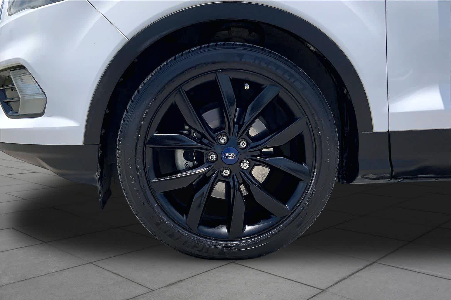 2017 Ford Escape SE Oxford White at Tomball Ford