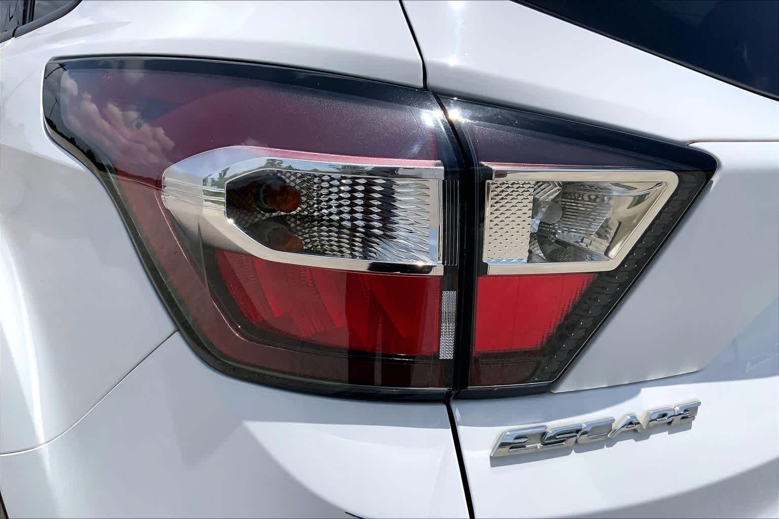 2017 Ford Escape SE Oxford White at Tomball Ford